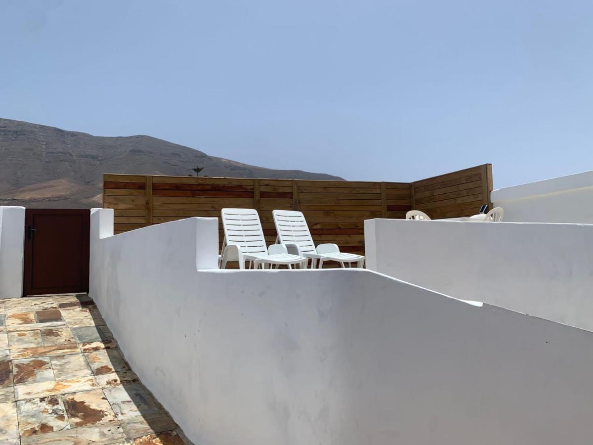 Apartment In Famara Beach Teguise  Exterior photo